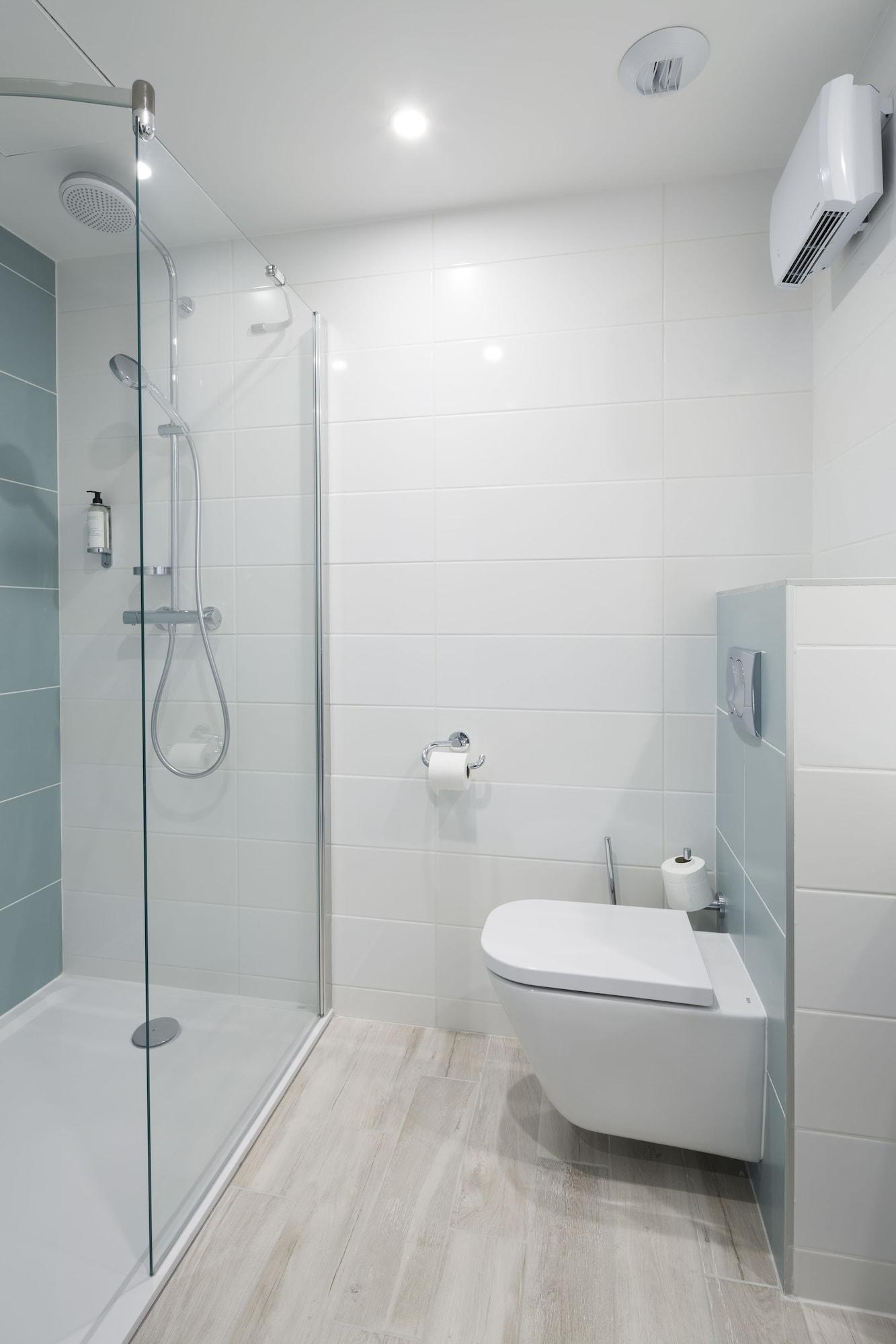 Logis Hotel Les Pins - Operalia Balaruc-les-Bains Eksteriør bilde