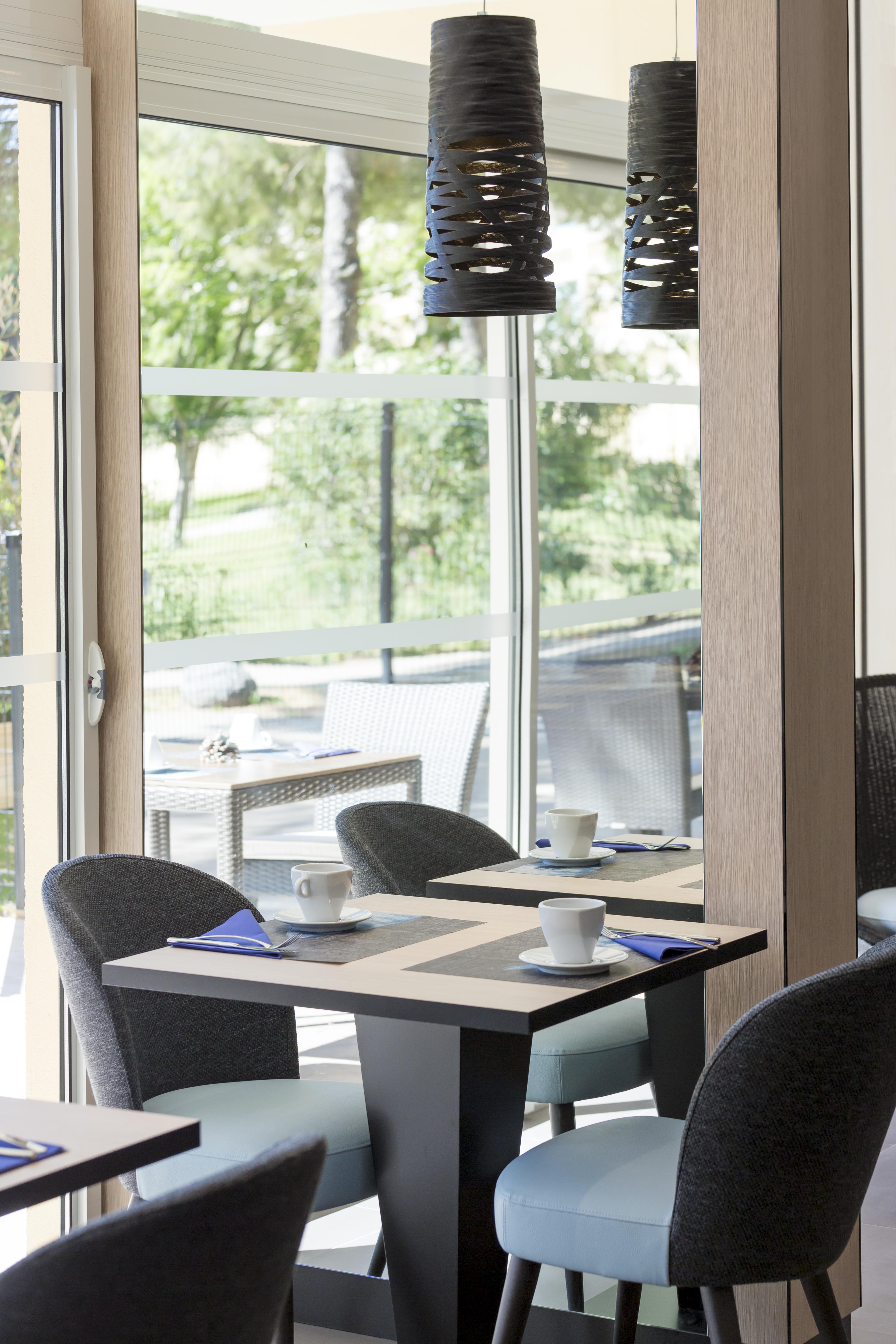 Logis Hotel Les Pins - Operalia Balaruc-les-Bains Eksteriør bilde