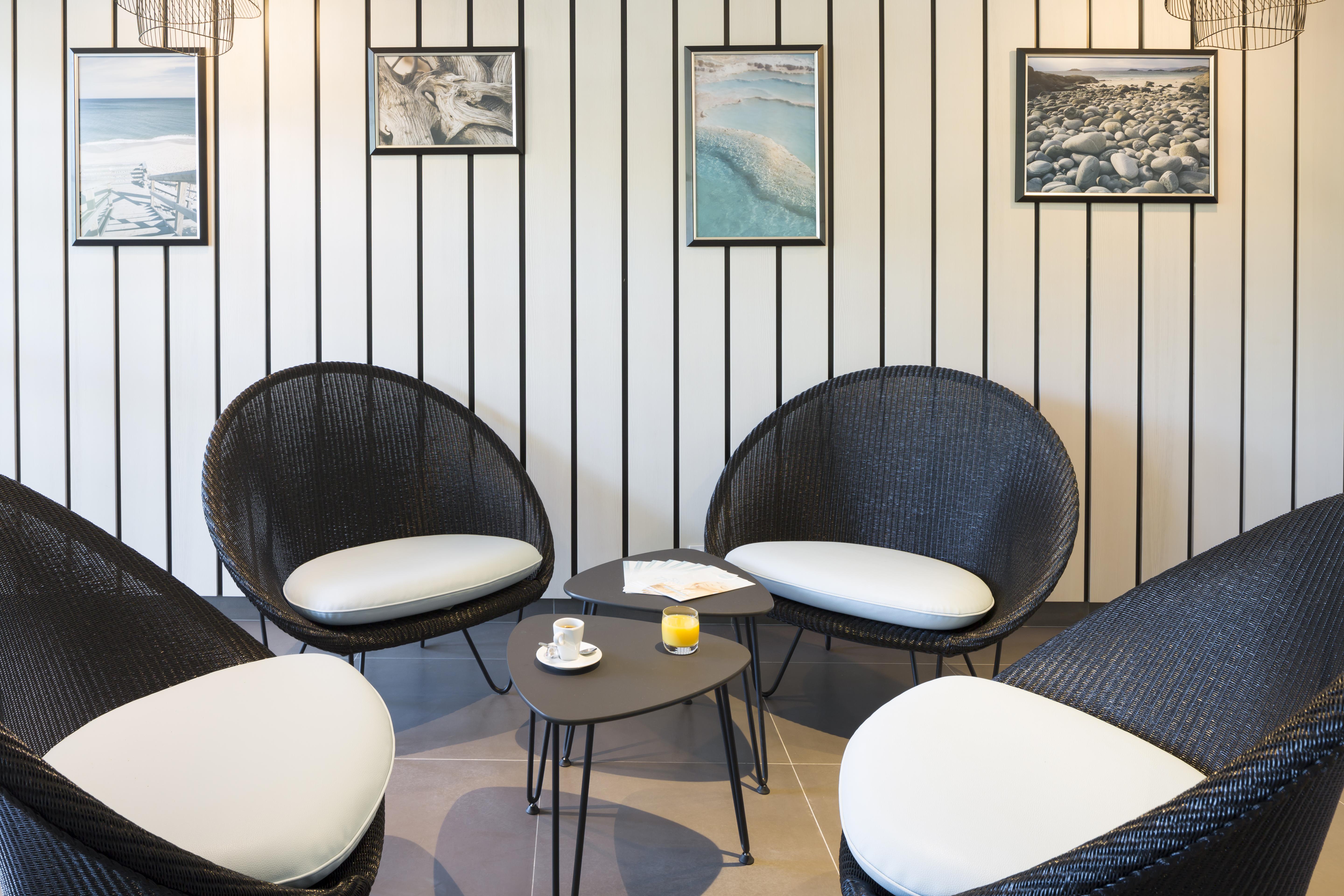 Logis Hotel Les Pins - Operalia Balaruc-les-Bains Eksteriør bilde