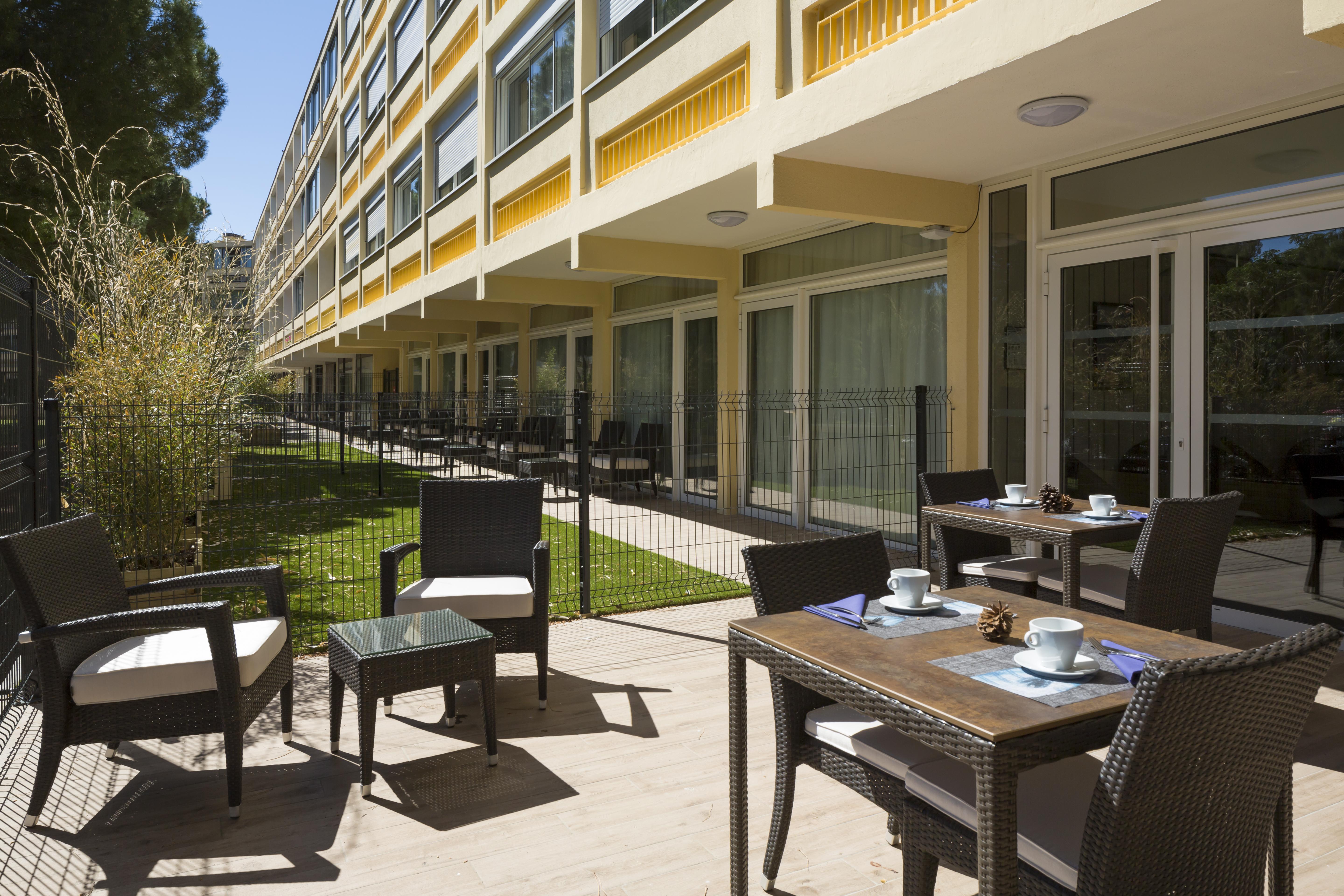 Logis Hotel Les Pins - Operalia Balaruc-les-Bains Eksteriør bilde